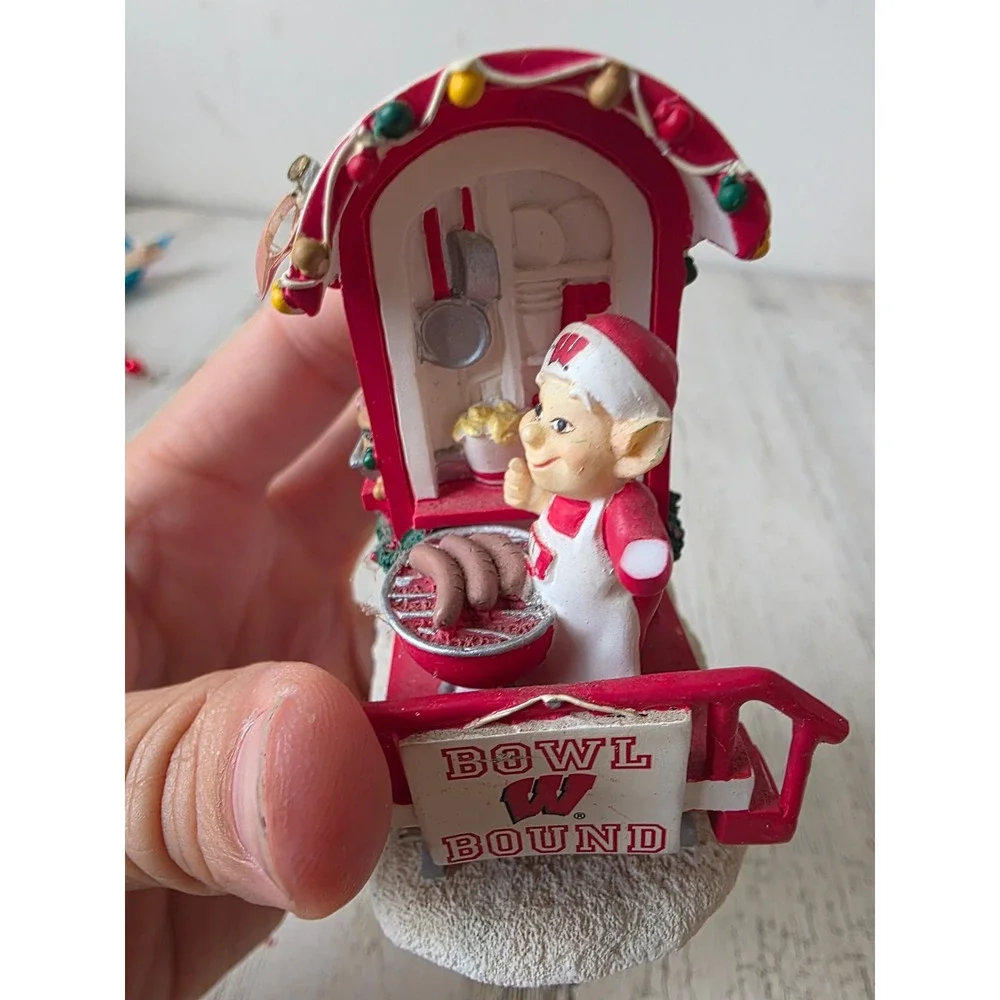 Danbury mint AS IS caboose train Wisconsin Badgers Xmas concession